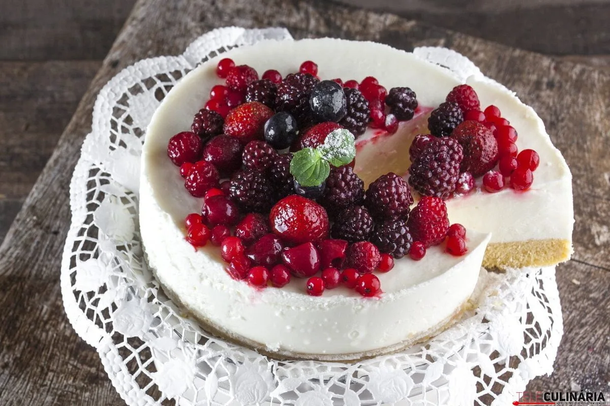 Semifrio com frutos silvestres