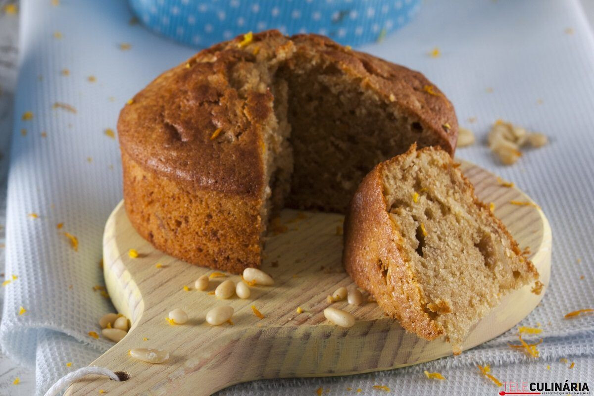 Bolo amanteigado com frutos secos