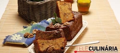 Bolo de chá com nozes e passas