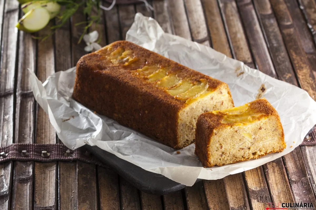 Bolo de maçã com noz-moscada