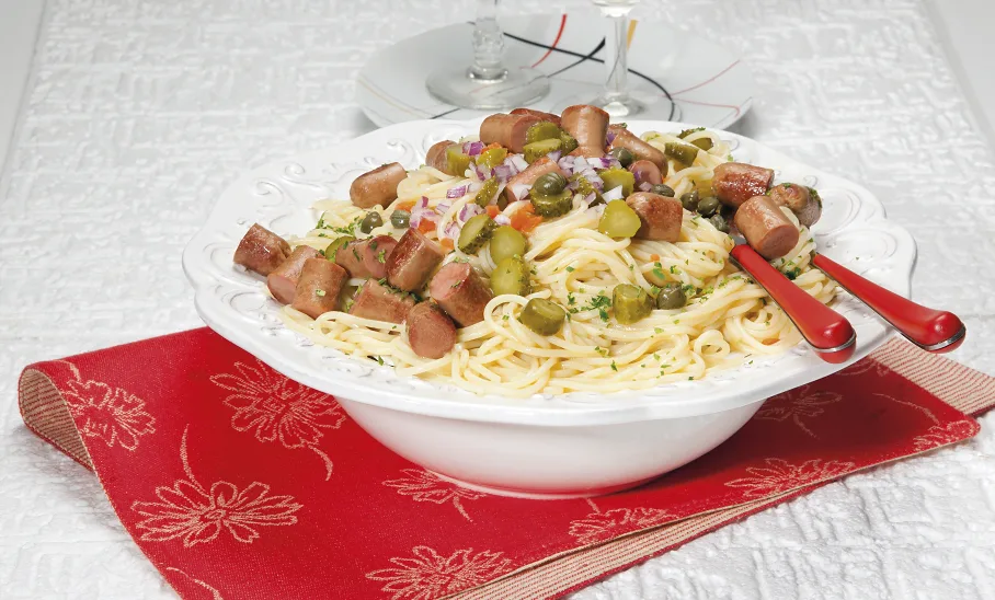 Esparguete com molho de salsicheiro