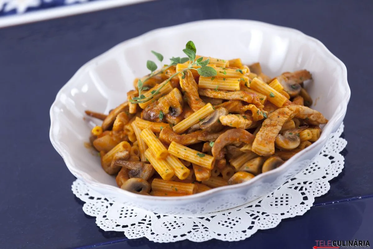 Massada de porco com cogumelos