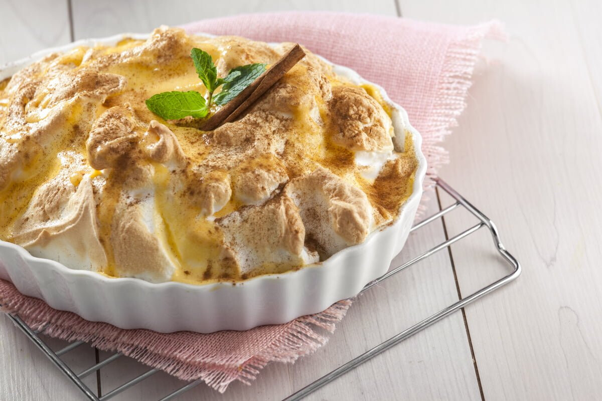 Claras do forno com creme de ovos