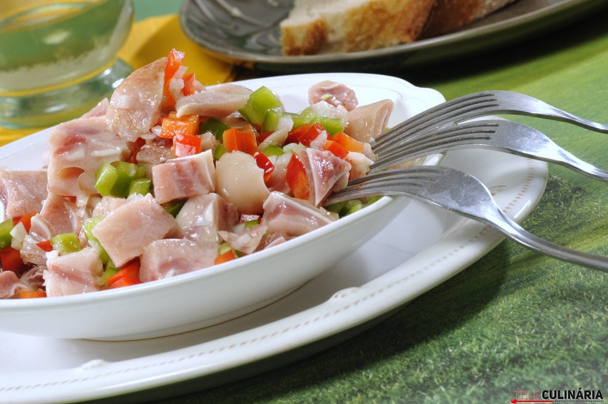 Salada de orelha com vinagrete