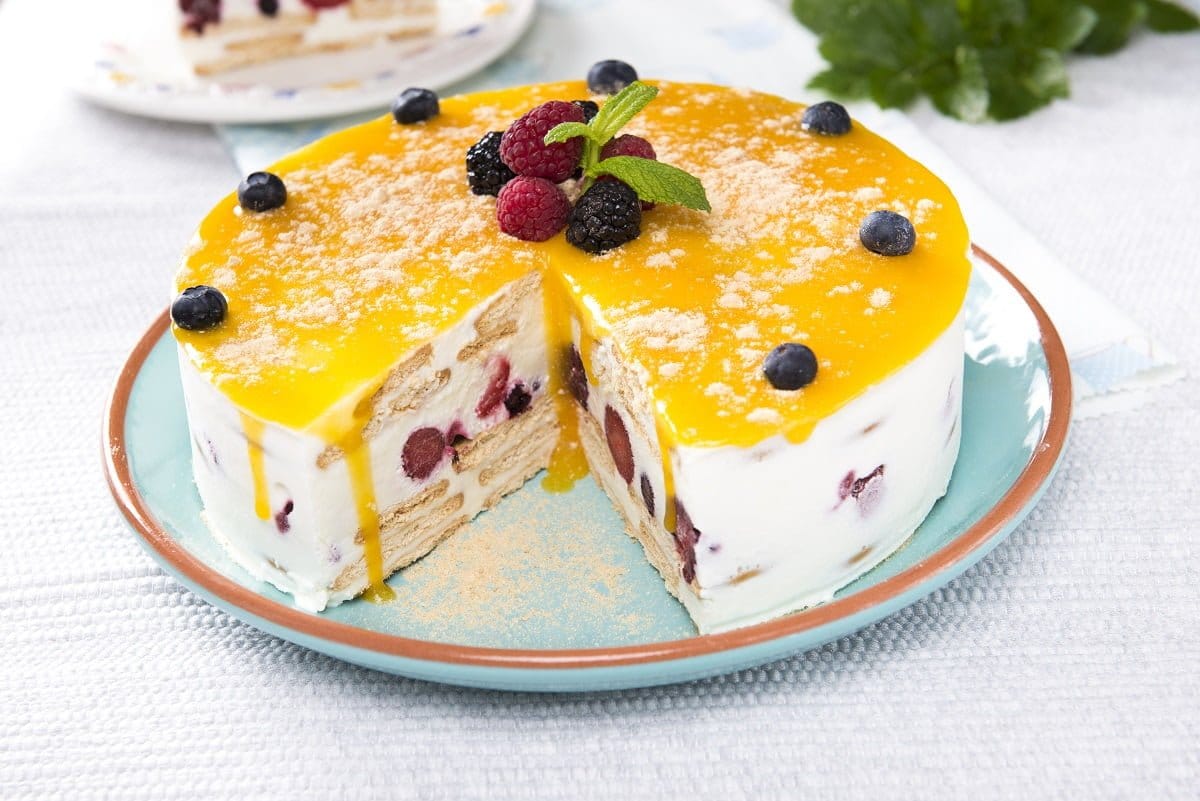 Bolo de Bolacha com Creme de Iogurte