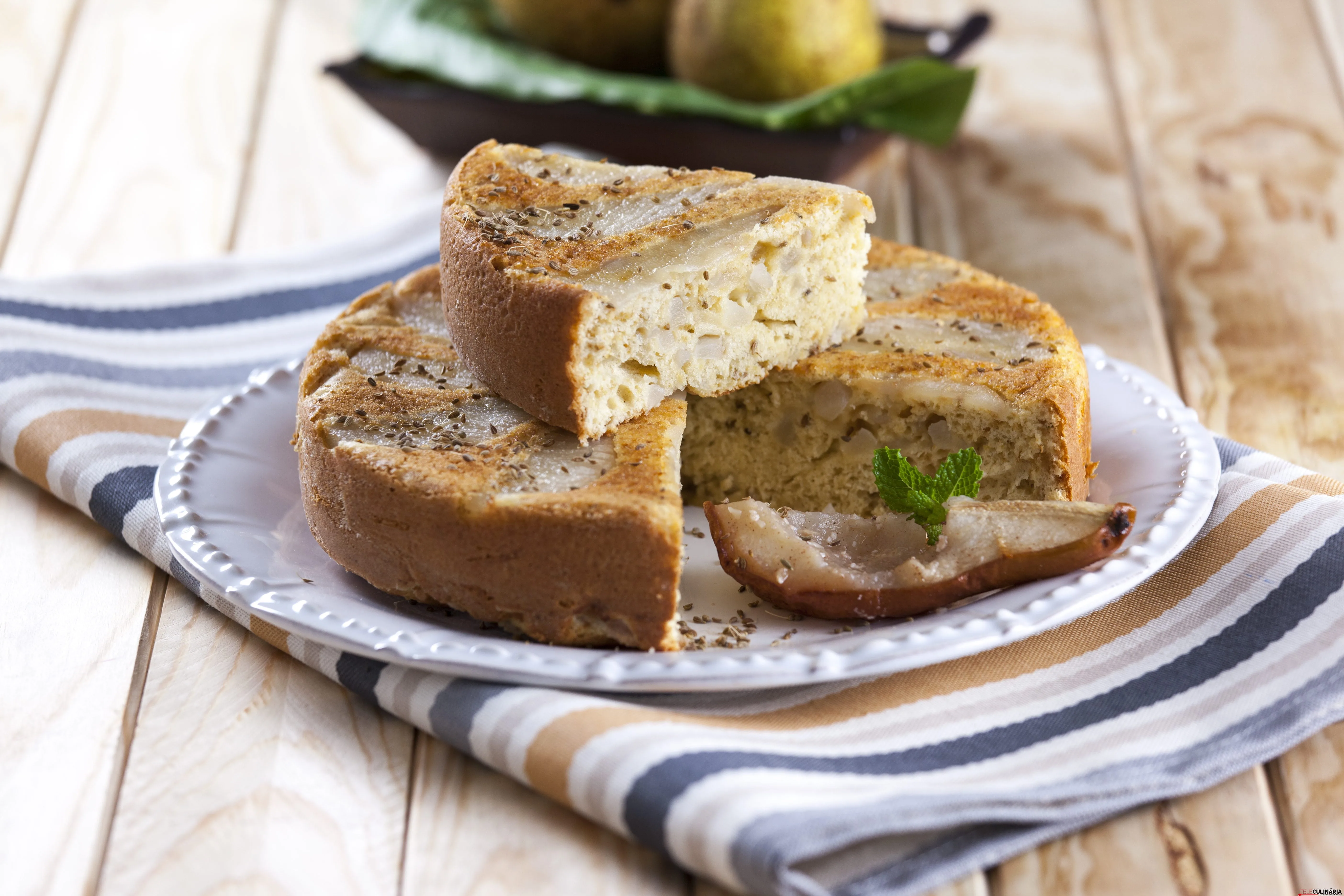 Bolo de Pêra e Erva Doce