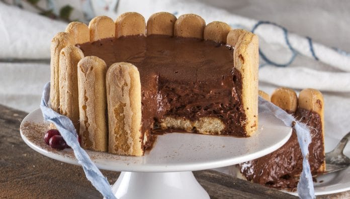 Charlotte de chocolate