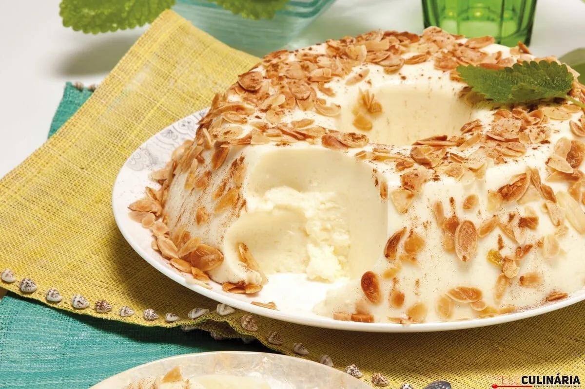 Pudim cremoso de ananás