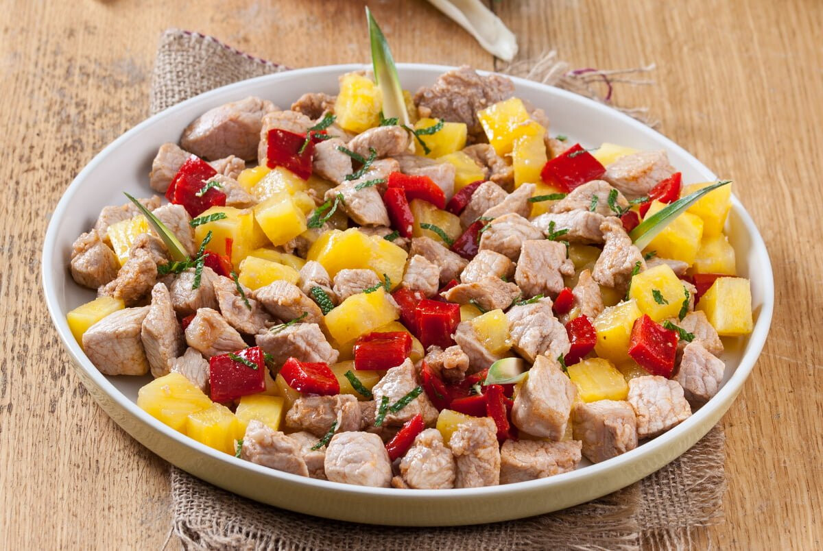 Carne de porco com ananás