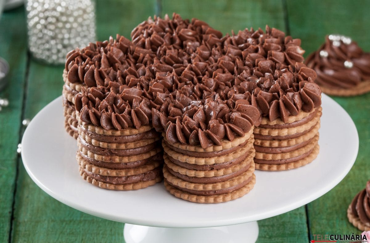 Bolo de bolacha com creme de chocolate