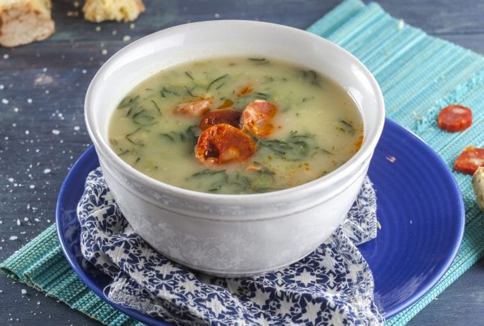 Caldo-verde com chouriço