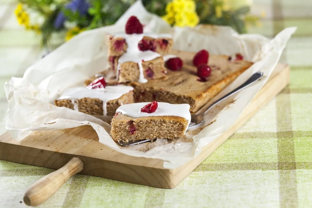 Bolo de framboesa e iogurte