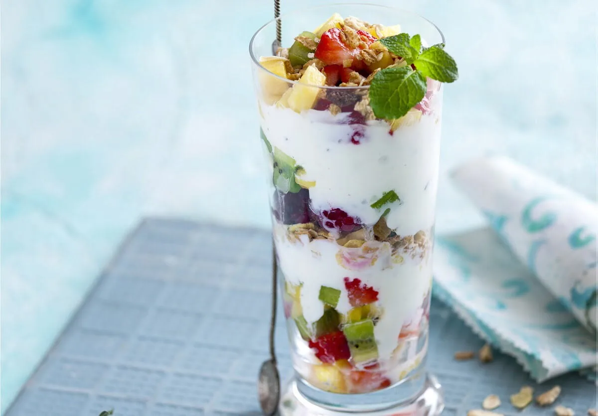 Doce de iogurte e frutas