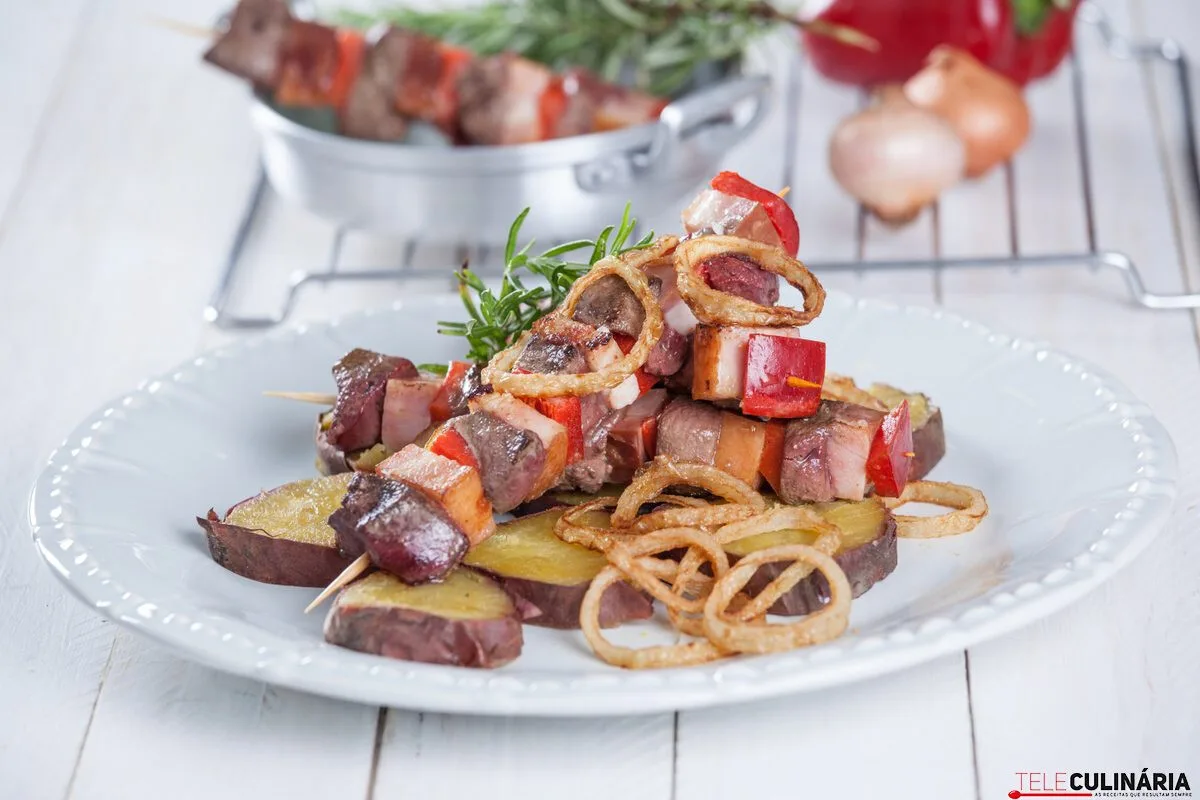 Iscas de fígado à moda de Braga