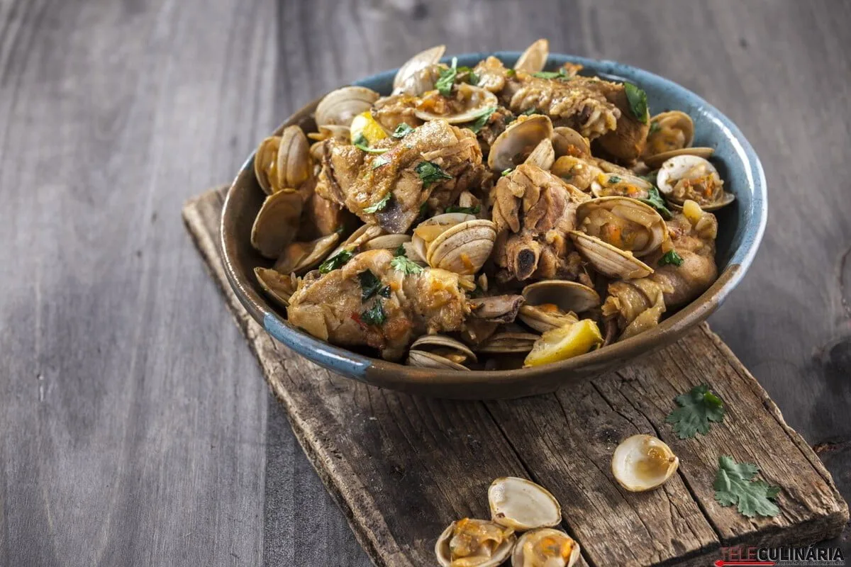 Frango com amêijoas à algarvia