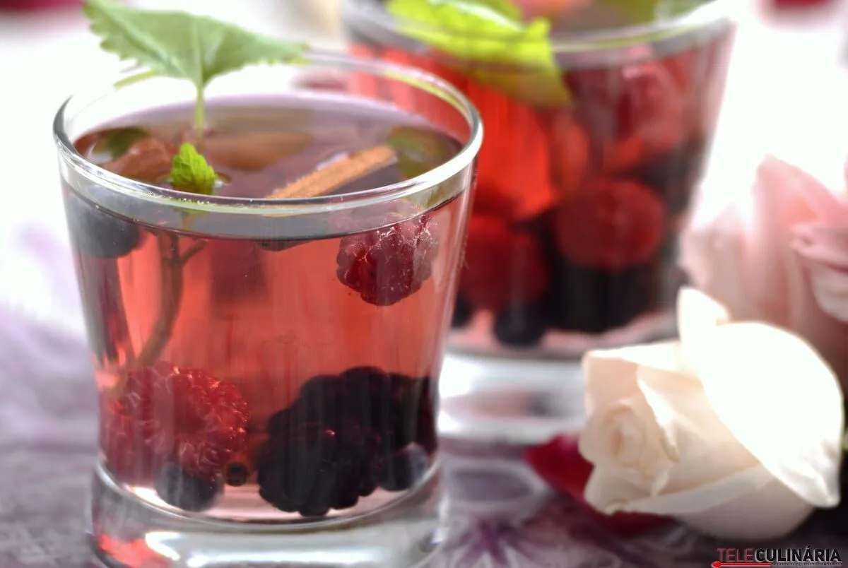 Sangria de frutos vermelhos