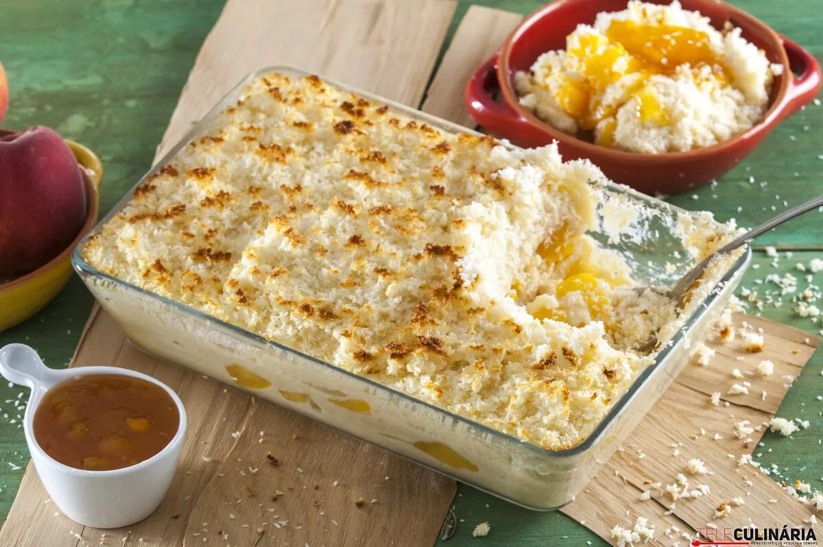 Doce de pão com pêssego