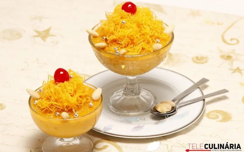 Creme de amêndoa com fios de ovos