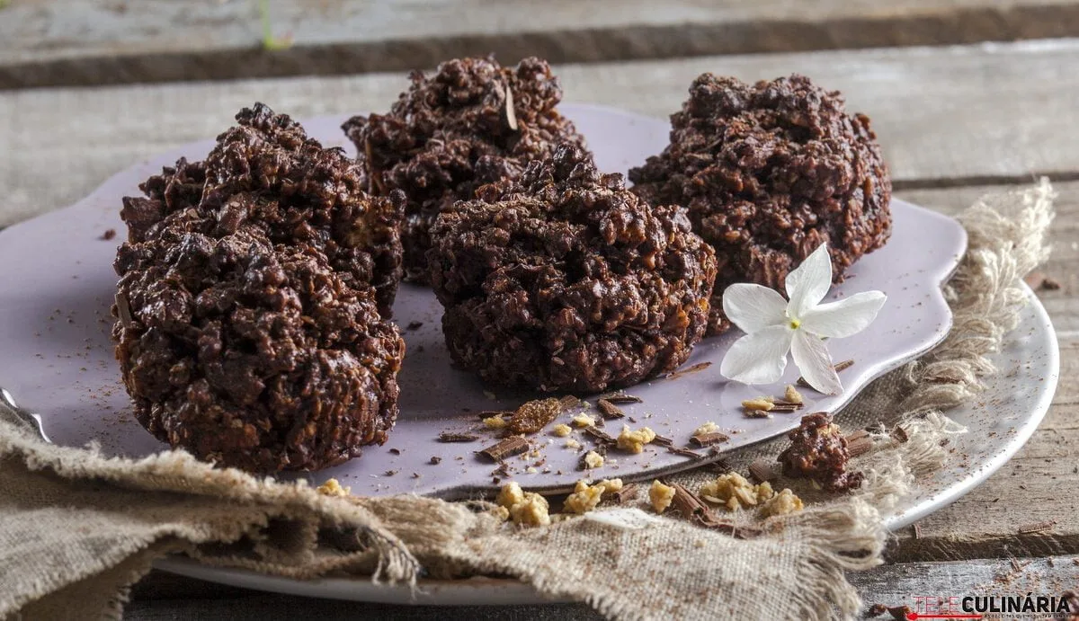 Bolinhos de granola e chocolate