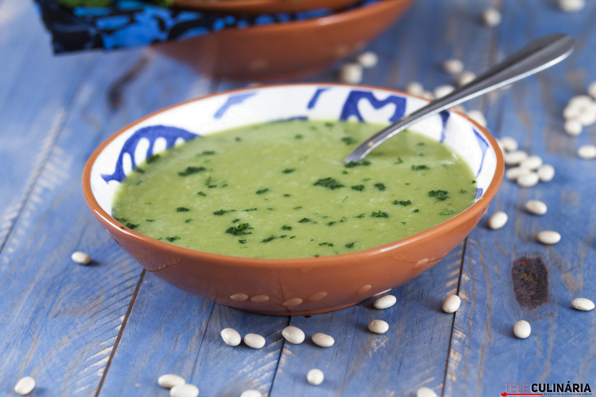 Creme de salsa com feijão branco