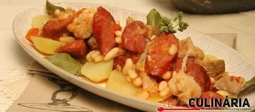 Entremeada guisada com feijão branco