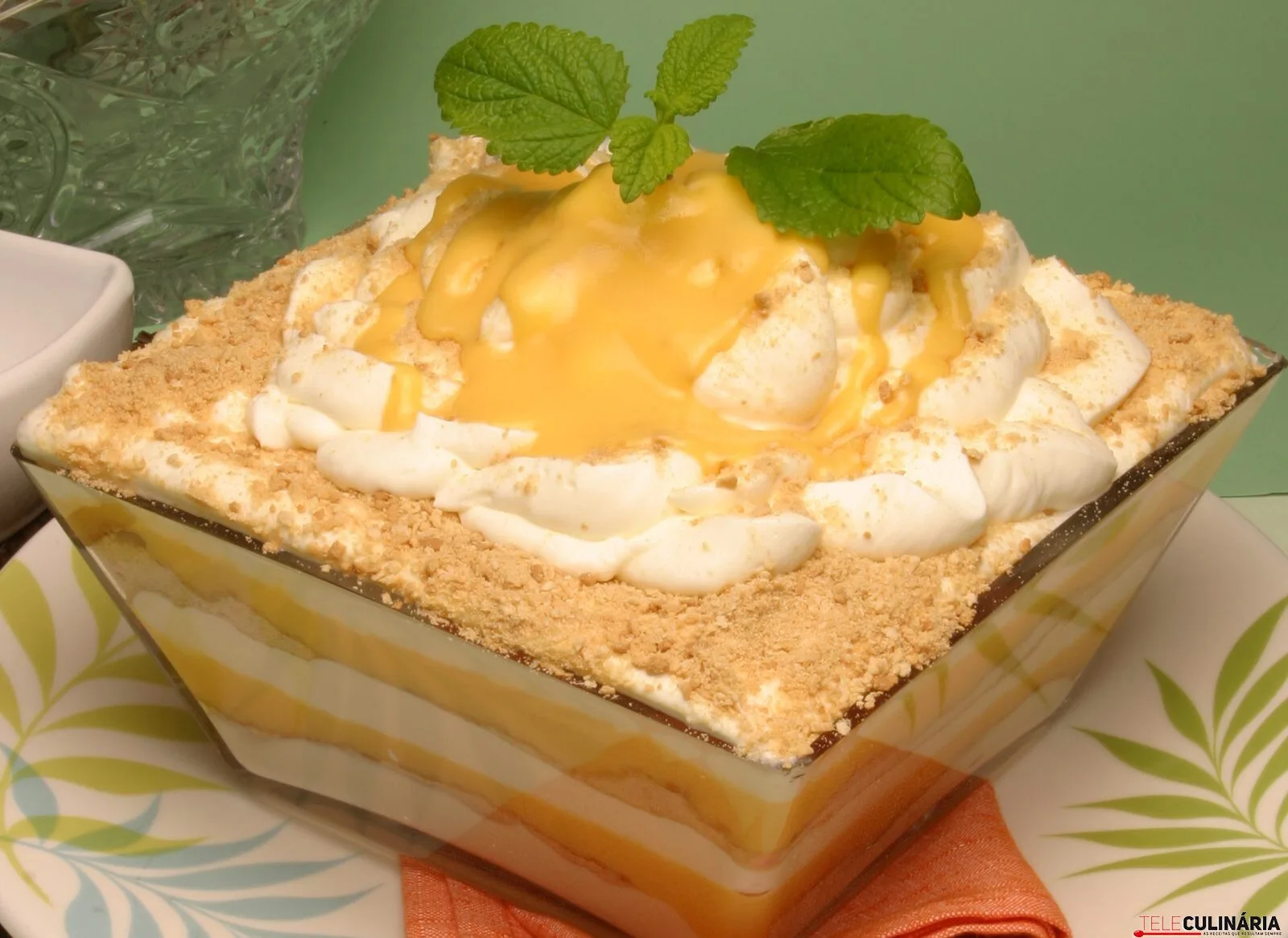 Receita de natas do céu em camadas