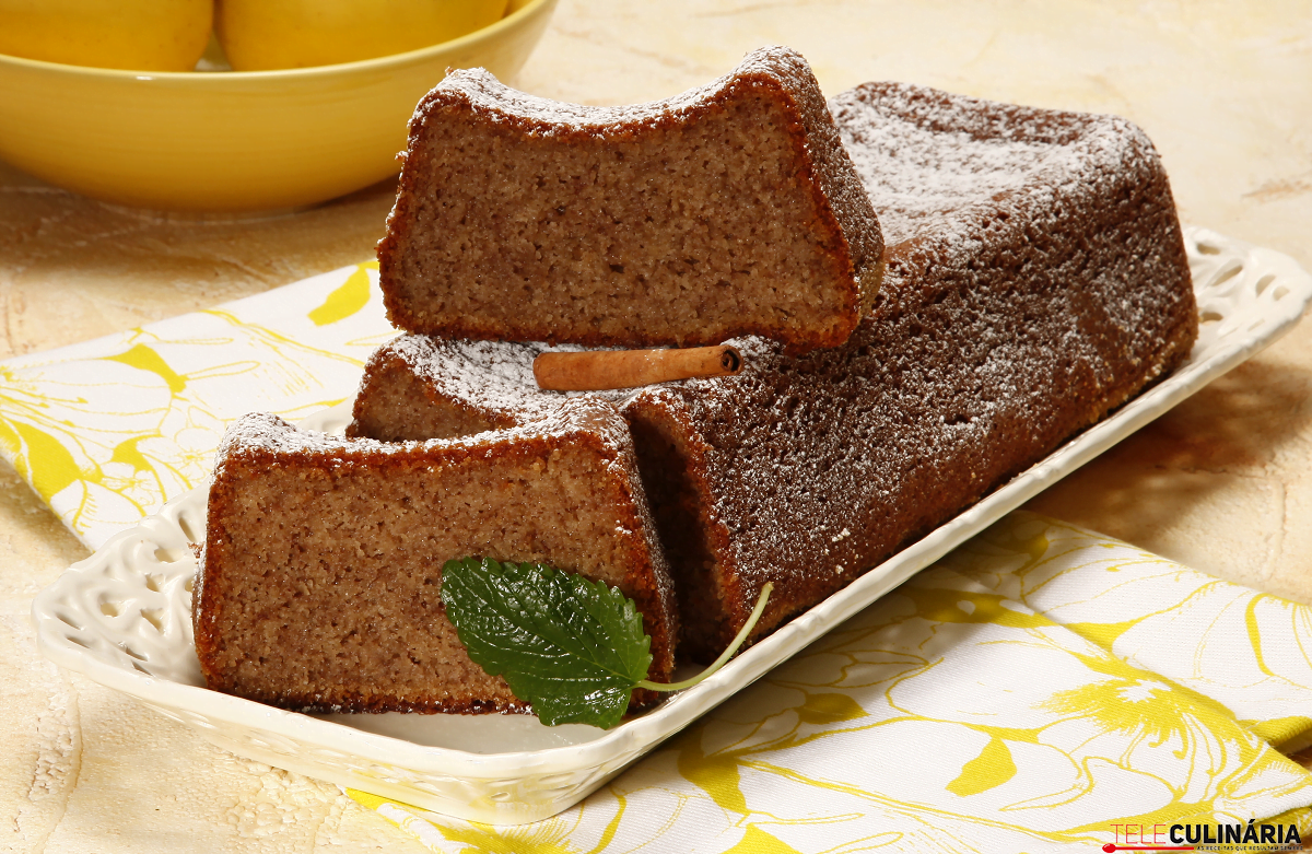 Bolo de banana com canela