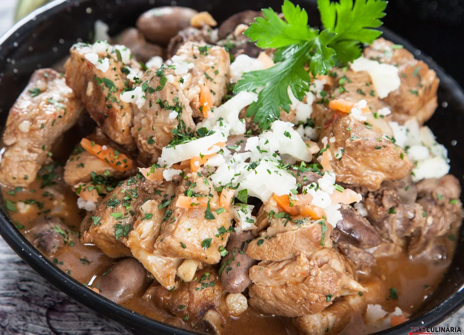 Fritada de porco com arroz de feijão