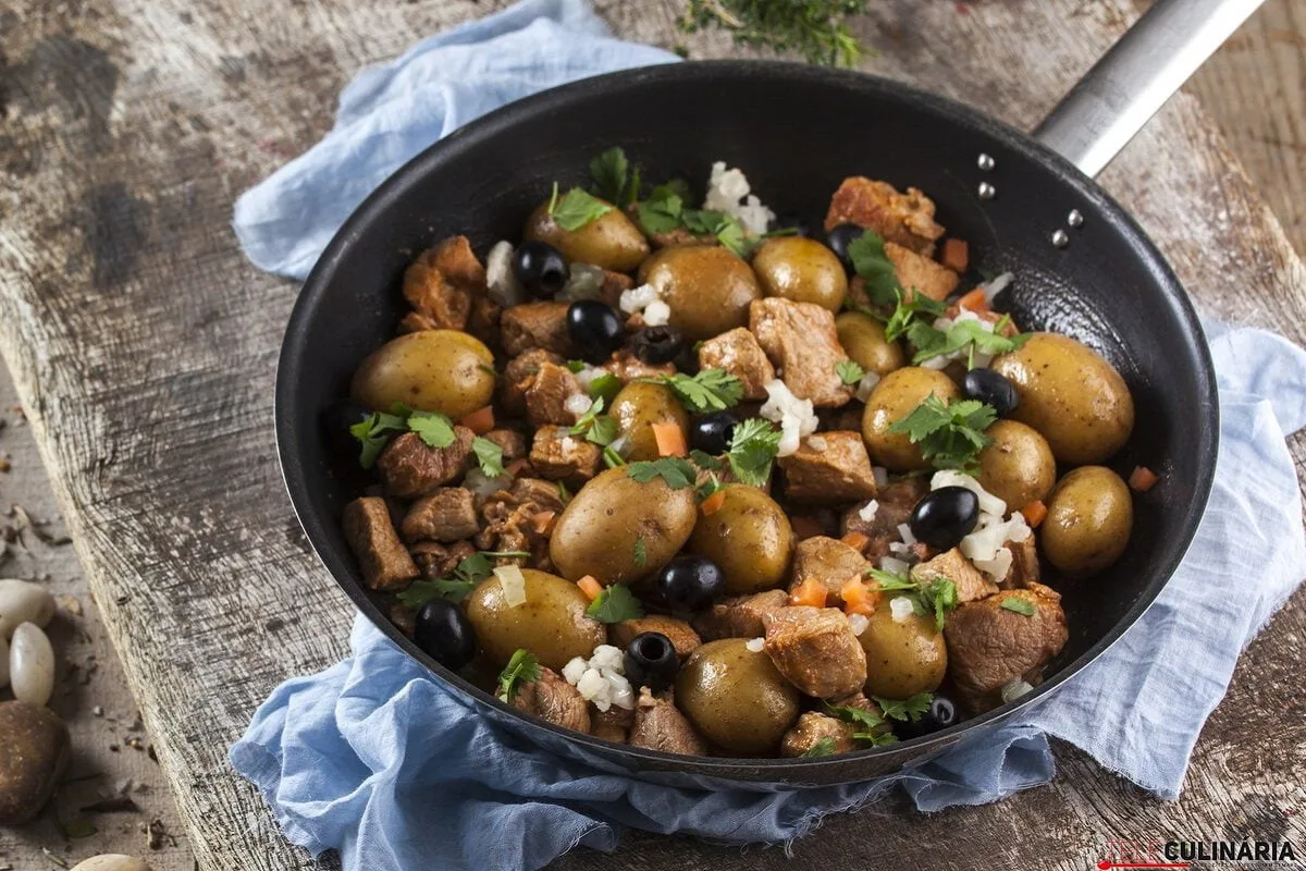 Carne de porco com batatinhas