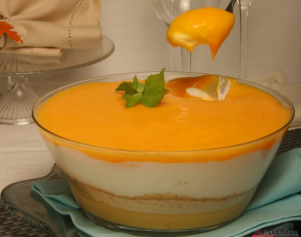 Doce de bolacha e natas