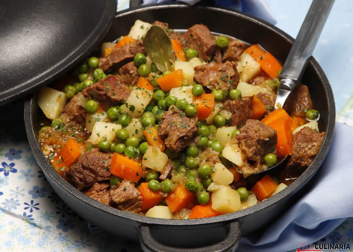 Jardineira de vitela com macedónia de legumes