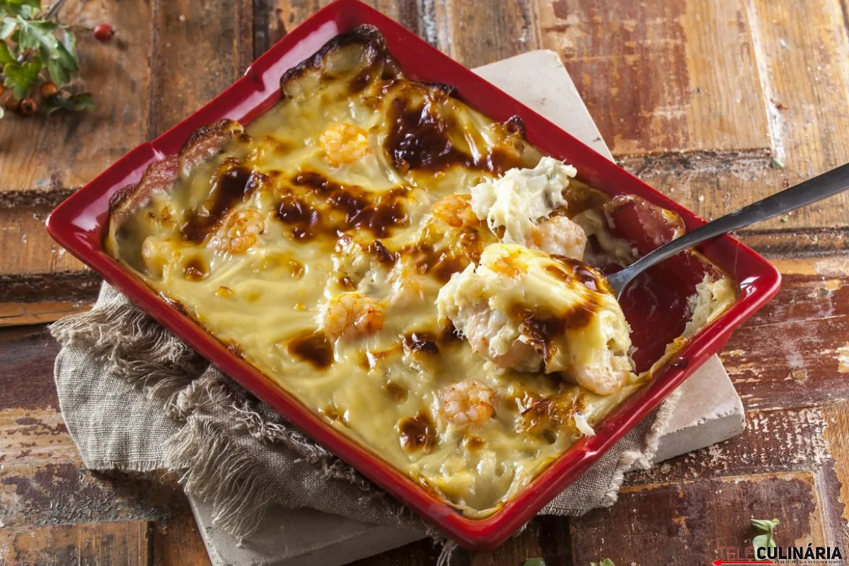 Gratinado de bacalhau e camarão