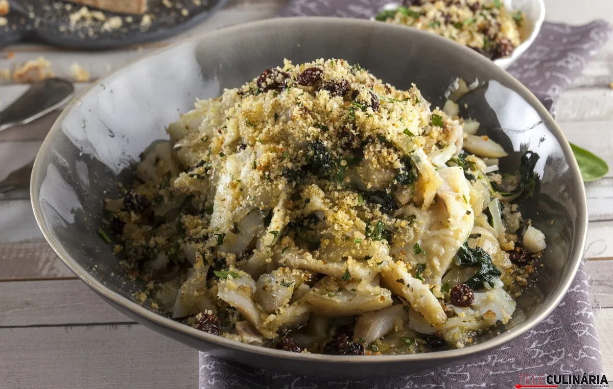 Bacalhau com broa e frutos secos – receita simples