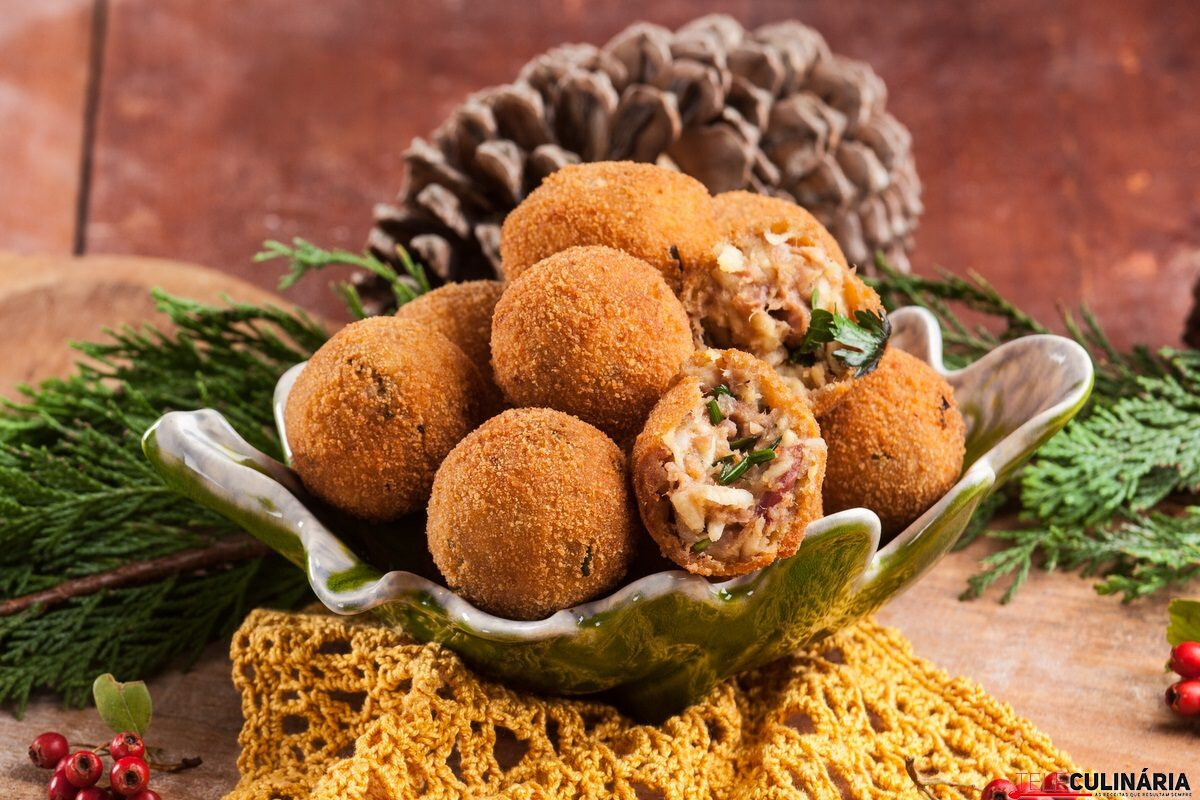 Bolinhas de alheira com maçã