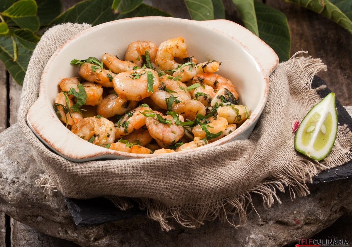 Camarões flambé