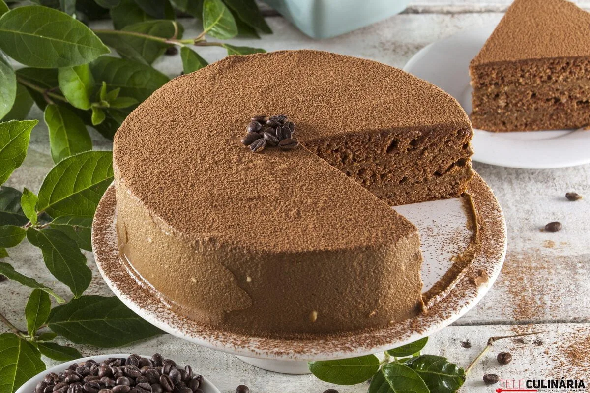 Bolo moka com chocolate