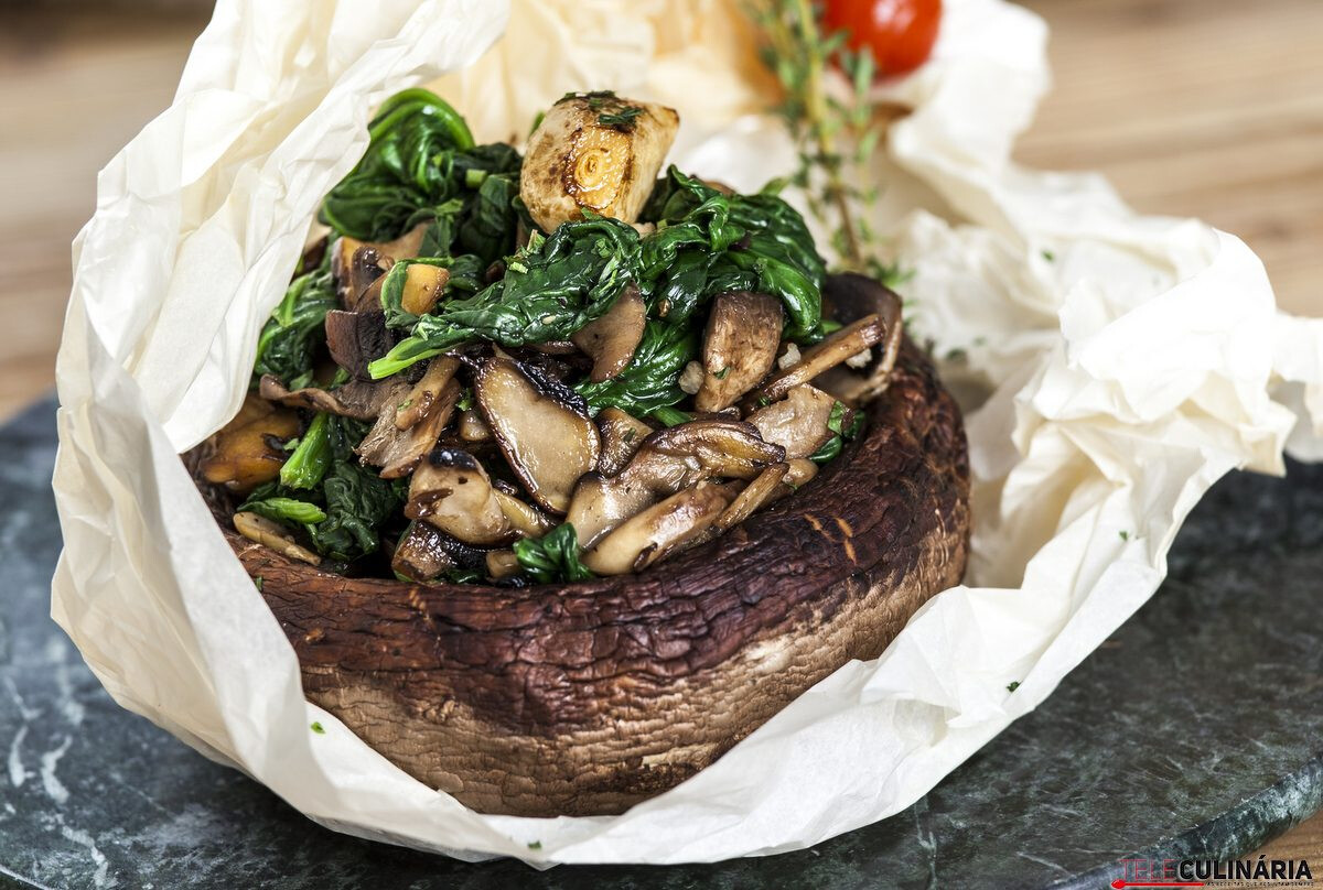 Cogumelos em papelote