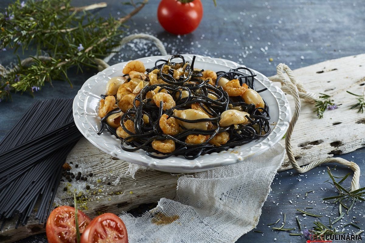 Esparguete nero com lulas e gambas CHMM 9