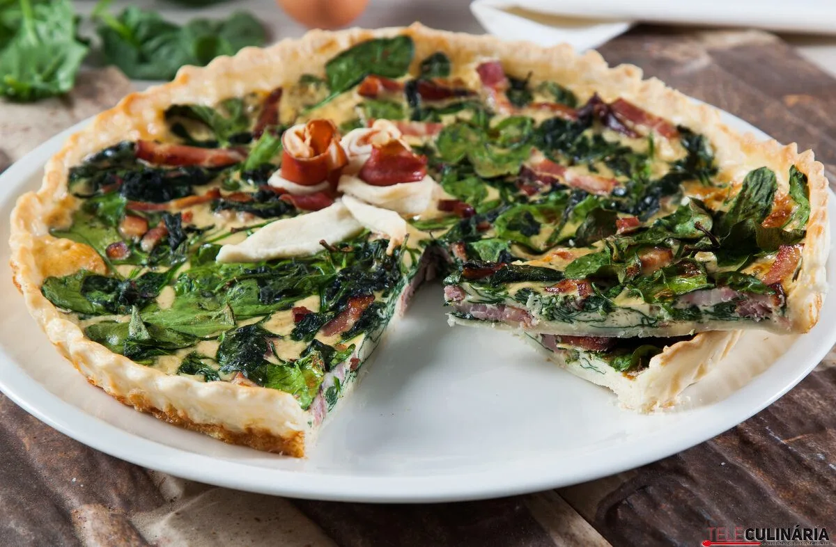 Quiche de espinafres e bacon