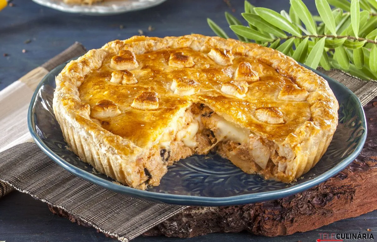 Empada de frango com massa folhada