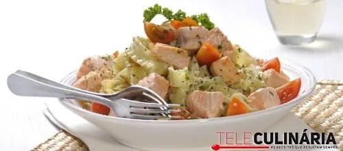 Talharim com salmão