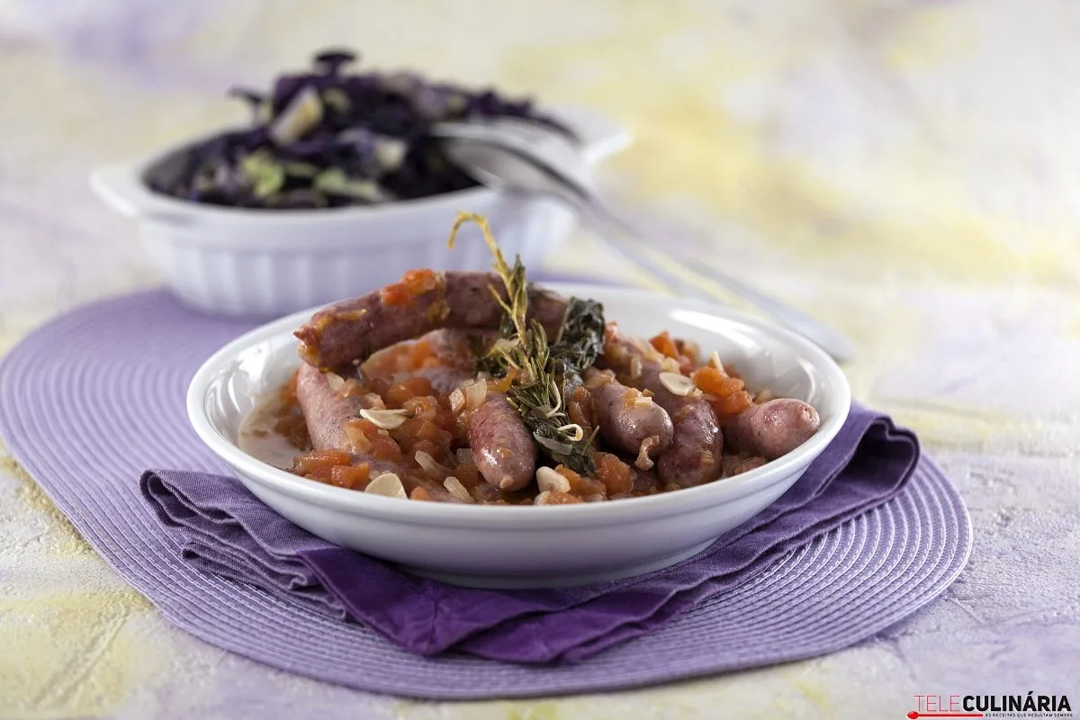 Salsichas Frescas em Molho de Tomate