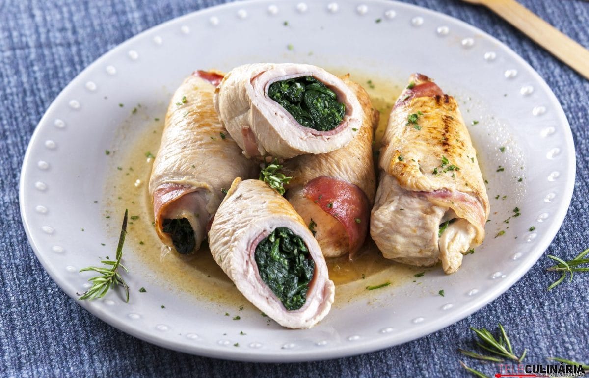 bifes de peru com fiambre e espinafres