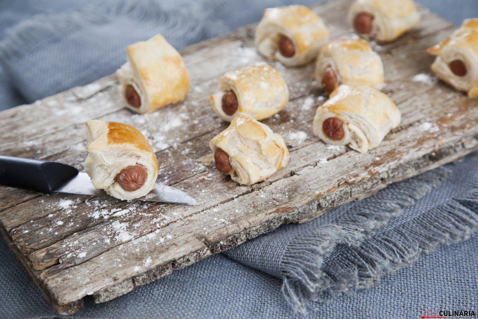 folhados de salsichas