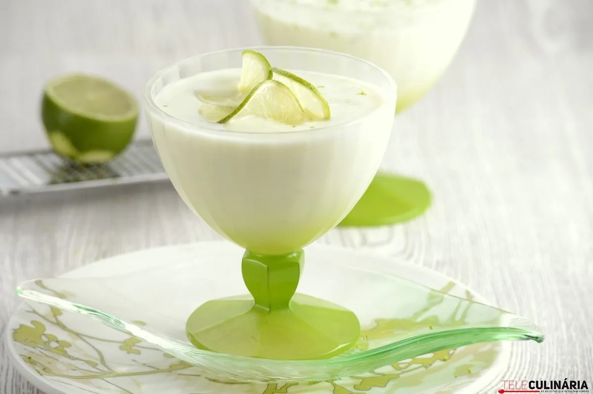 mousse de lima e iogurte