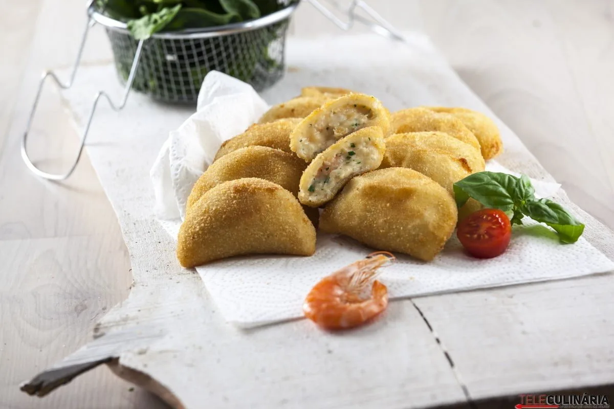 rissois-de-bacalhau-com-camarao