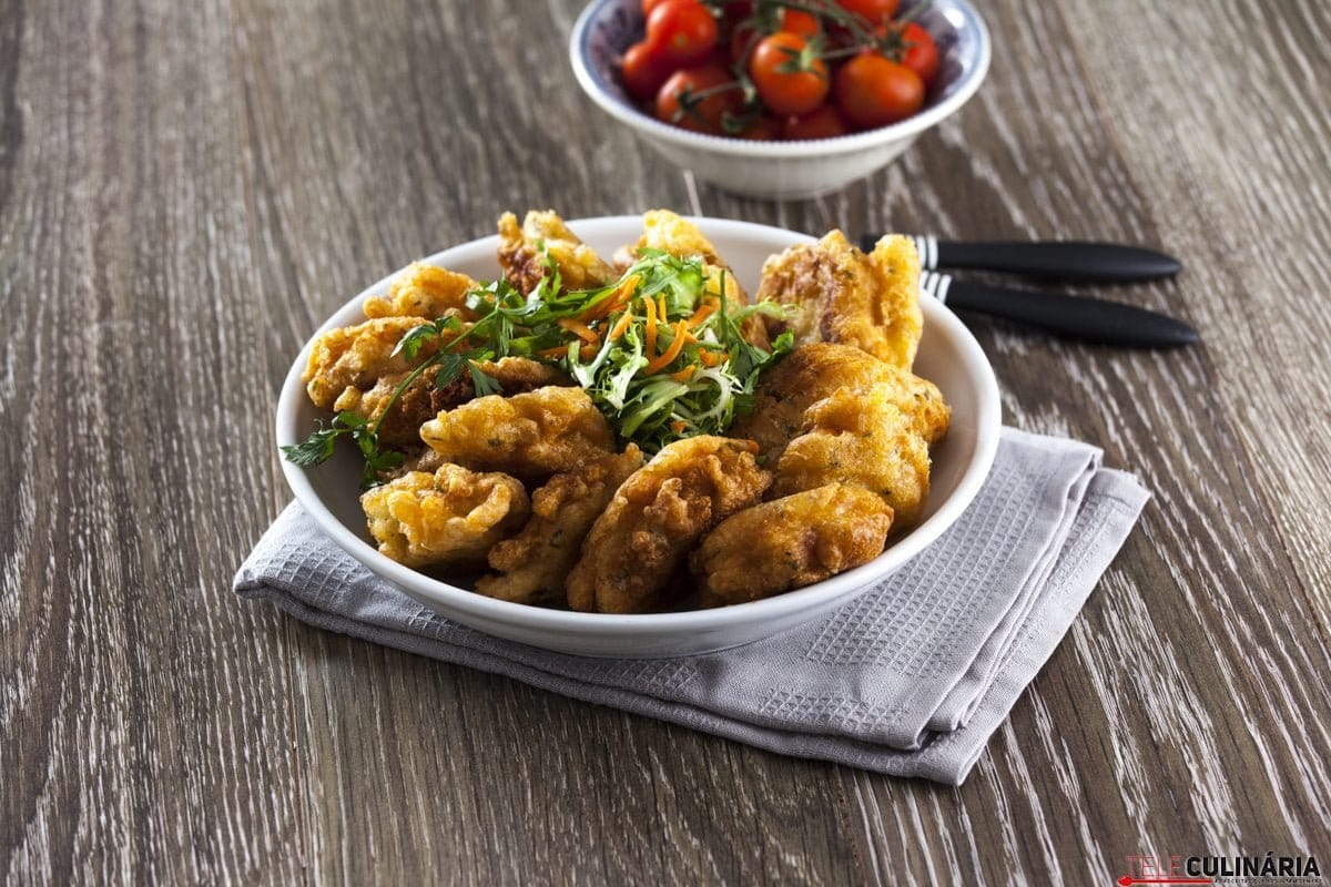 Pataniscas de frango com cerveja