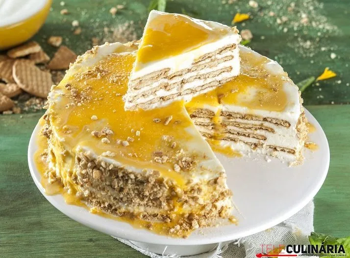 Semifrio de bolacha com iogurte