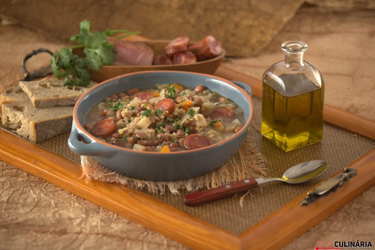 sopa de feijão e cevada