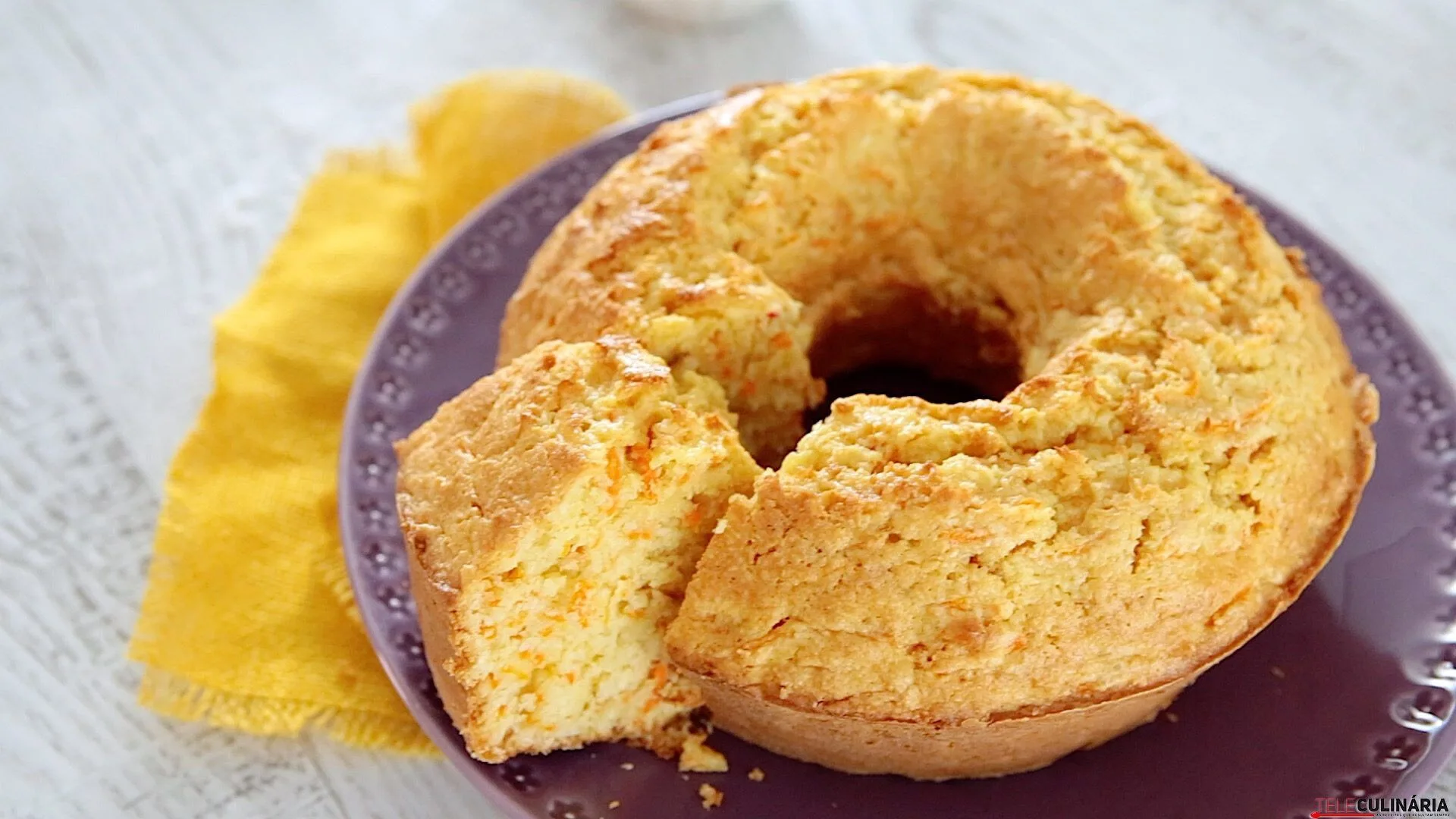 Bolo de cenoura e coco